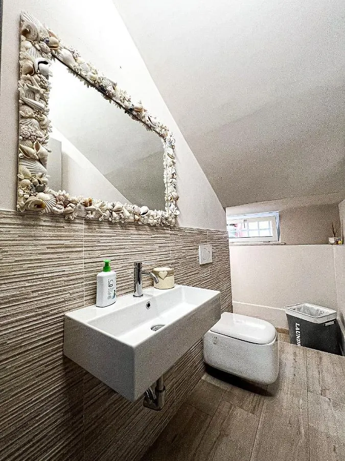 Elegante Villa Giardino + Posteggio privato Santa Margherita Ligure 0*,  Italia