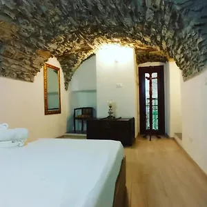 La Grotta Apricale
